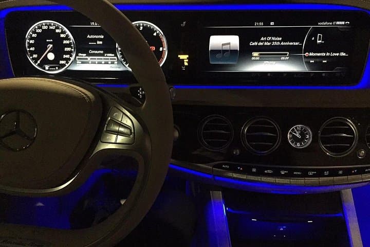 taxi / transfer service to and from airports