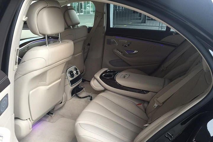 taxi / transfer service to and from airports