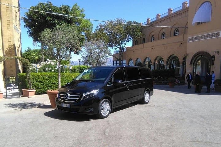 Transfer service with departure from Rocco Forte Villa Igiea (Italy Palermo)