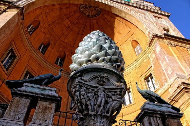 Vatican Museums, Sistine Chapel and St. Peter 's Basilica Tour