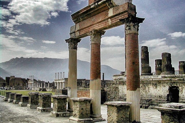 Top Excursions -Italy Positano and Pompeii Skip-The-Line Full-Day Tour from Rome