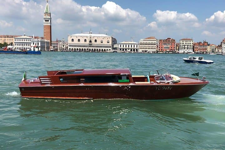 Venice S.Lucia Station to Venice Hotels or viceversa