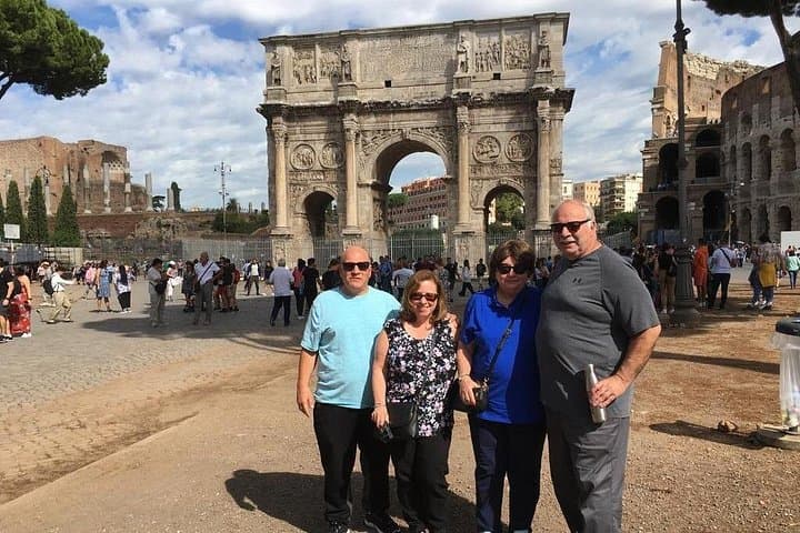 Transfer Civitavecchia Port to Fiumicino FCO Airport with 3 hours Rome Tour