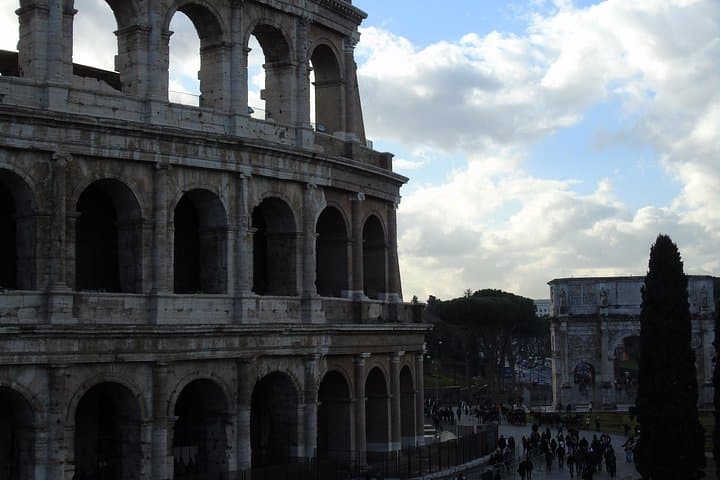 ItalyBestExcursions Transfer Fiumicino Fco Airport to Civitavecchia Port with 3 hours Rome Tour