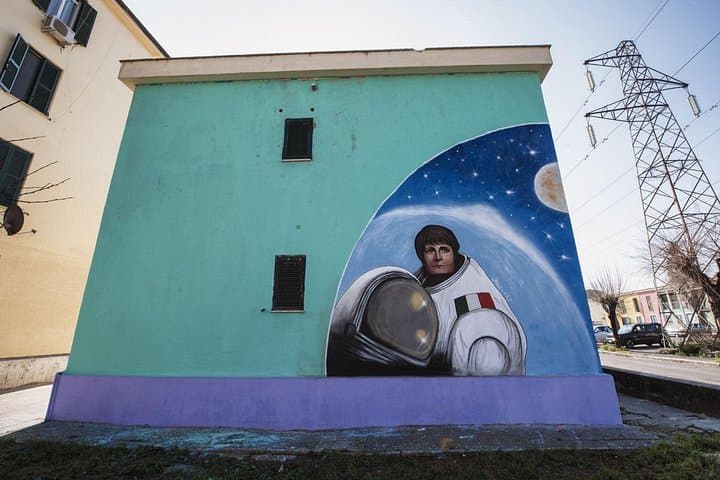 Trullo Photo Tour: popular art and poetry on the walls of a neighborhood