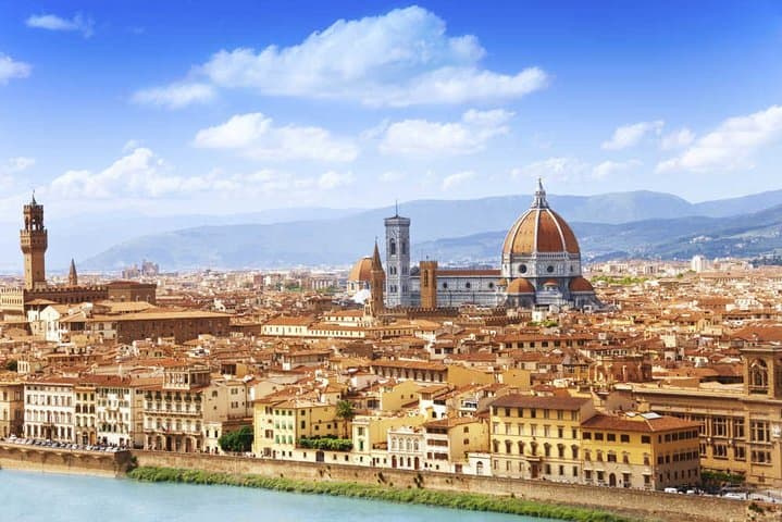 Private Transfer from Lucca to Pisa (PSA) Airport