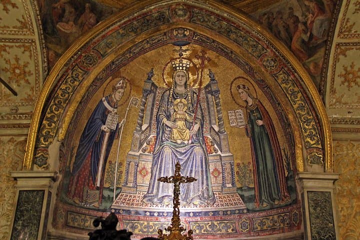 Medieval Naples Private Walking Tour with Gothic Treasures