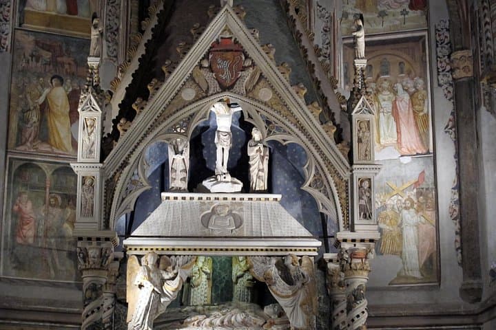 Medieval Naples Private Walking Tour with Gothic Treasures