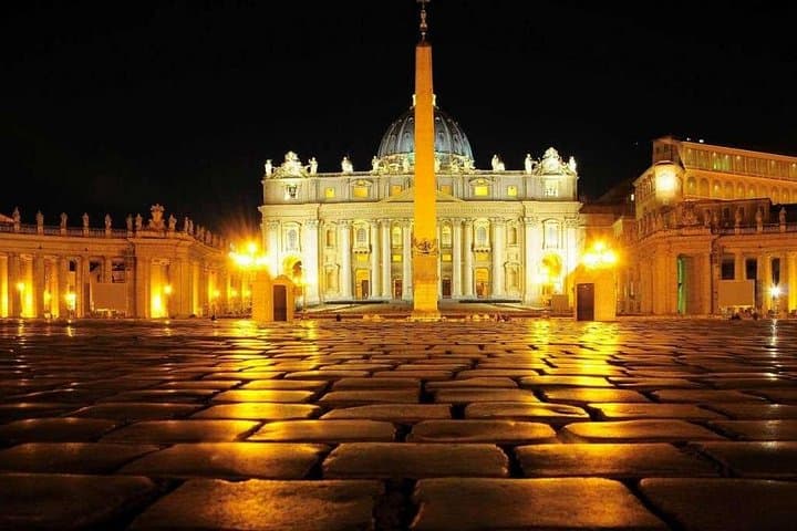Enchanted Evening: Private Chauffeured Tour of Rome by Night