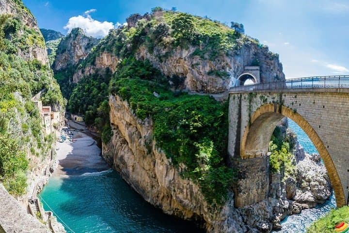 Naples Shore Excursion: Private Tour to Sorrento, Positano, and Amalfi