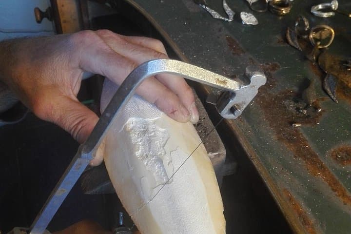 Create your original cuttlefish bone cast jewelry.
