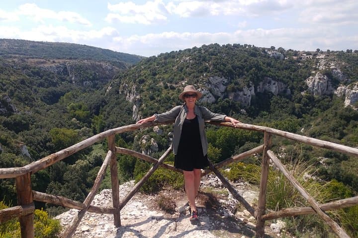 Explore Cavagrande Nature Reserve