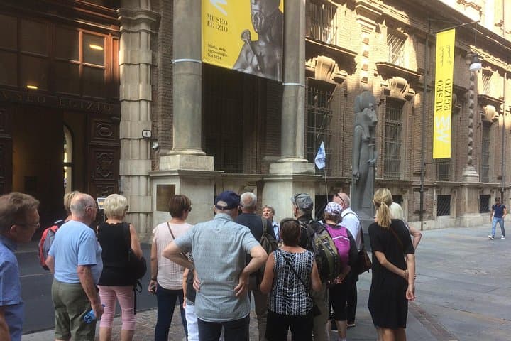 Walking Tour in small groups in English