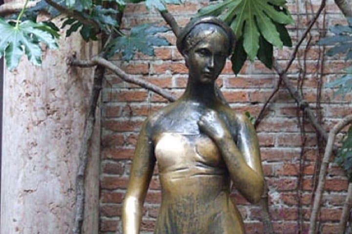 Visit of Verona and Lake Garda. Private tour with pick-up
