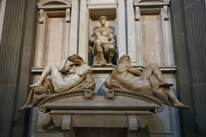 Florence: 1.5 hour Medici Chapels monolingual small-group guided tour