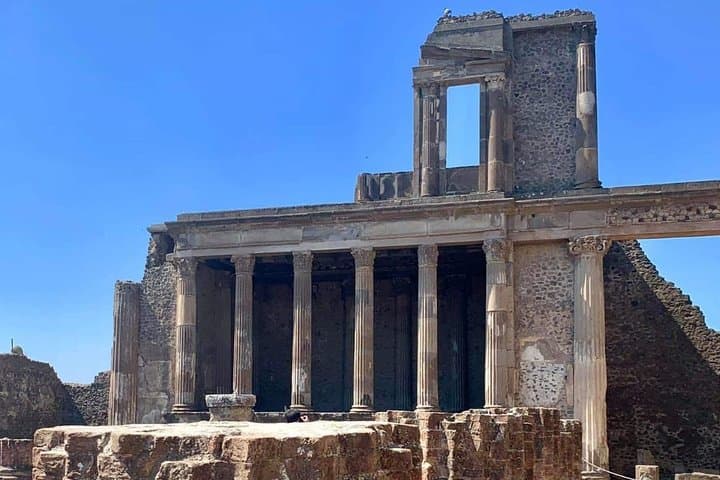 Private Transfer with Pompeii Stop from Naples or Sorrento