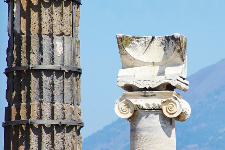 Pompeii and Vesuvius - VIP Tour/Small Group with Lunch