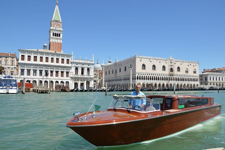 Venice S.Lucia Station to Venice Hotels or viceversa