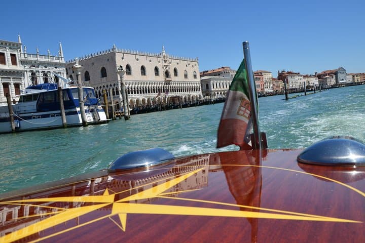 Venice S.Lucia Station to Venice Hotels or viceversa