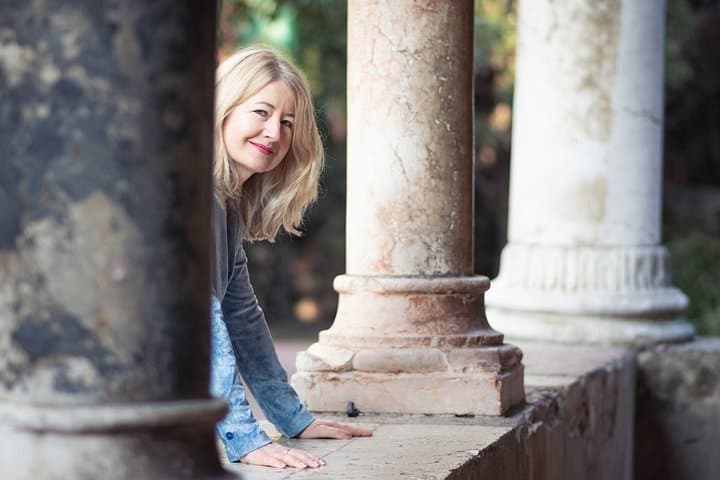 Private Walking Photography Tour in Sirmione