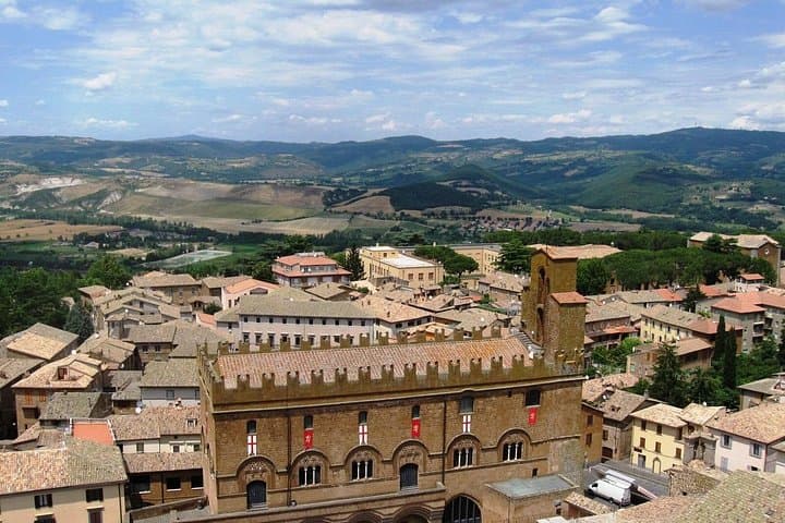 Orvieto, the Cathedral with golden mosaics and the medieval city – Private Tour