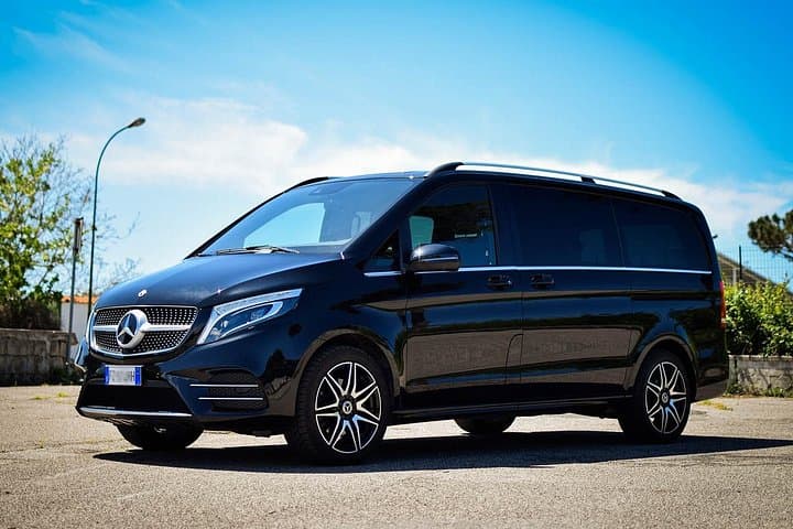 Minivan 1 - 8 person