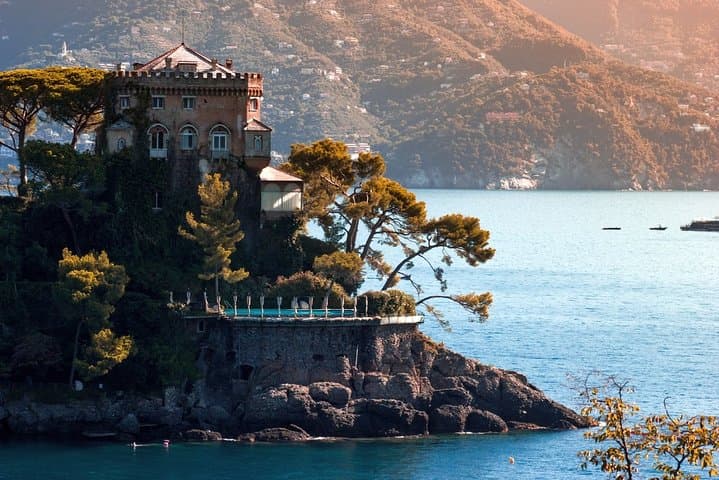 Full-Day private tour of Portofino and Genoa