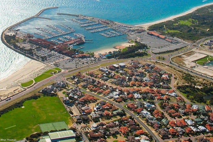 Private transfer from/to Naples to/from Sorrento with Hotel pick-up and drop off