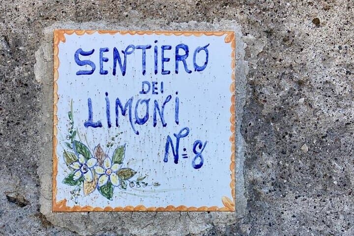 Walking tour from Minori to Maiori along the Path of the Lemons