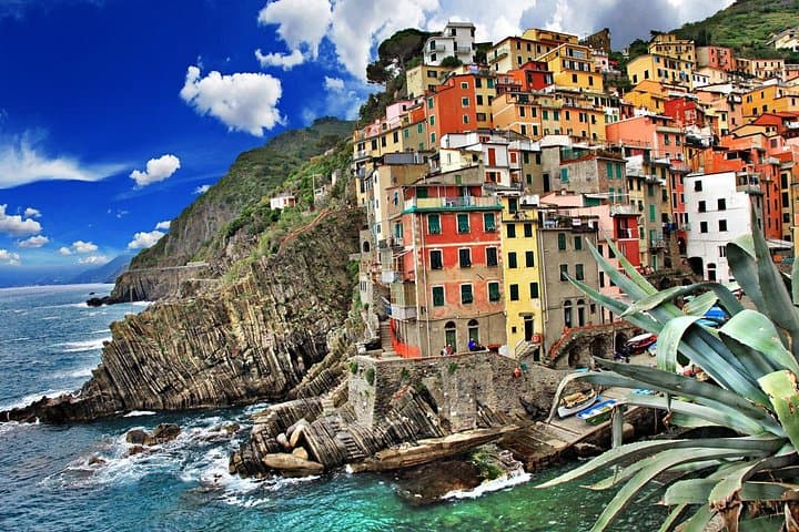 Private day trip to Cinque Terre and Pisa, from Florence
