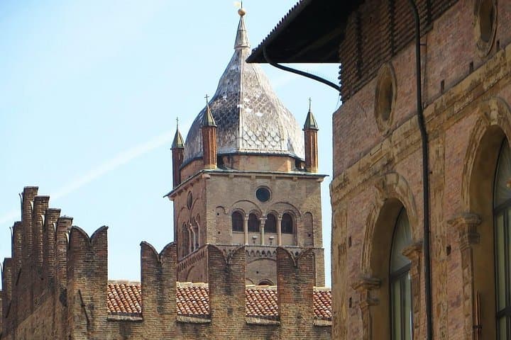 Bologna Private Walk Tour With A Professional Guide