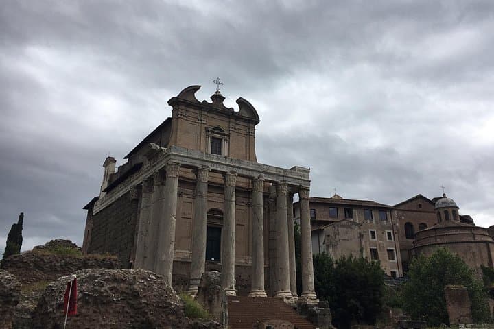 the Temple of Antoninus the Pius