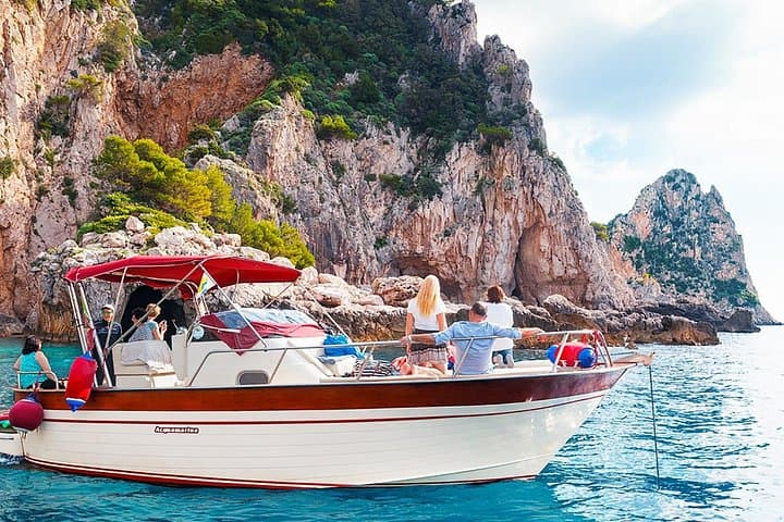 Stop for swimming, Capri