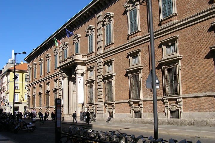 Stories of the Fashion Capital: A Self-Guided Audio Tour of Milan