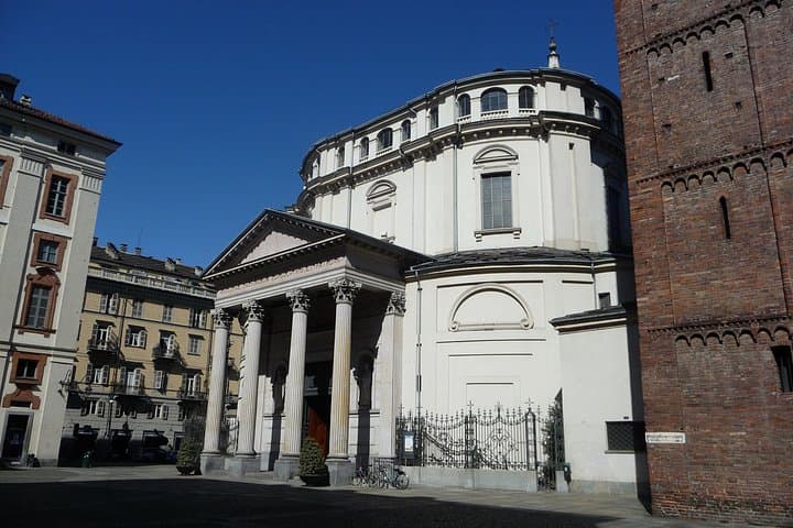 Private transfer from Milan to Turin with Hotel pick-up and drop off