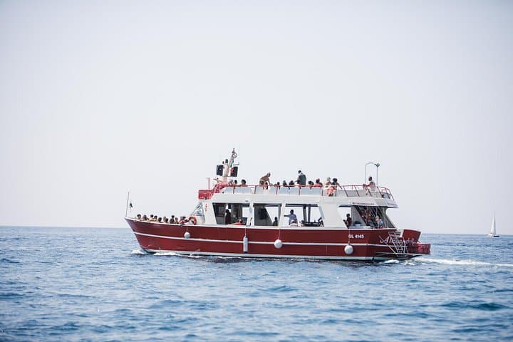 Traveling to the caves of Leuca