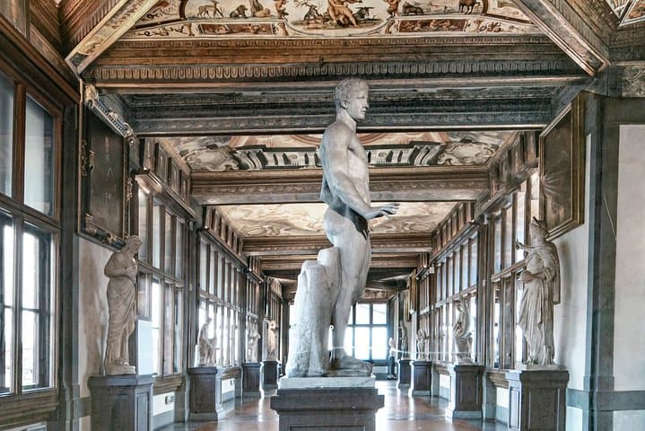 Uffizi Museum & Gallery Tour with Leonardo & Michelangelo Works