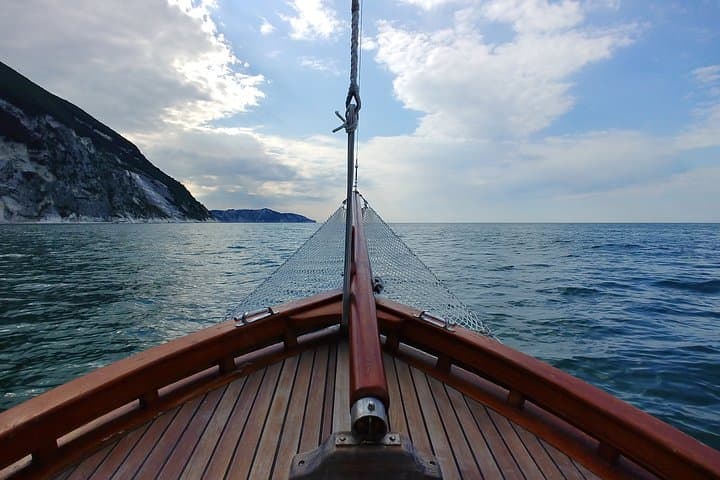 Private Traditional Sailboat Tour of the Conero Riviera