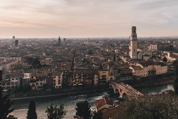 Verona Highlights with Local: Walking Tour Juliet's House Tickets