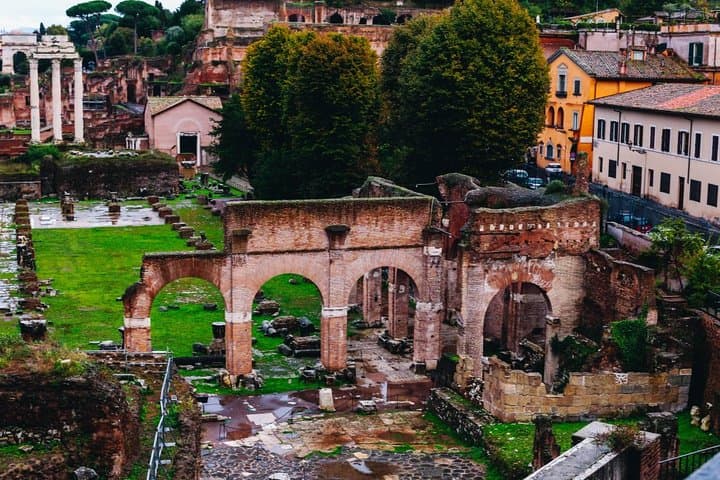 An Architectural insight of Rome on a Private Tour with a local