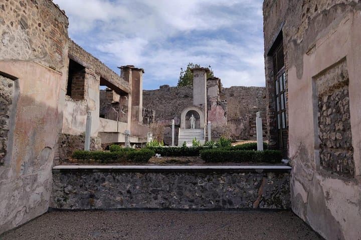 Private Pompeii Tour with Fast-Entrance Tickets to the Ruins & Exclusive Guide