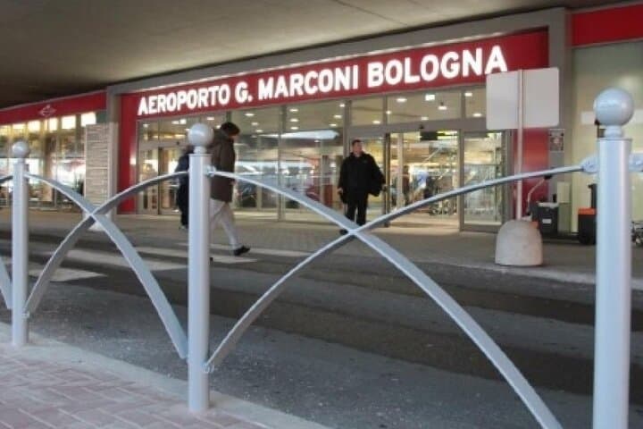 Private transfer from Bologna Airport to Bologna City
