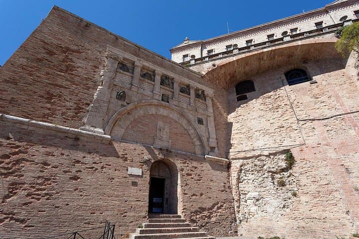 Perugia, from the Etruscans to the Middle Ages and the Renaissance – Private Tour