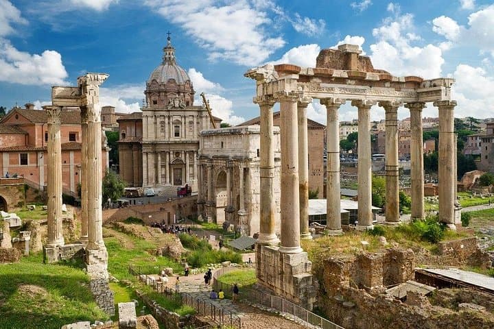 Departure Transfer from Rome to Rome Airport FCO in Private Van