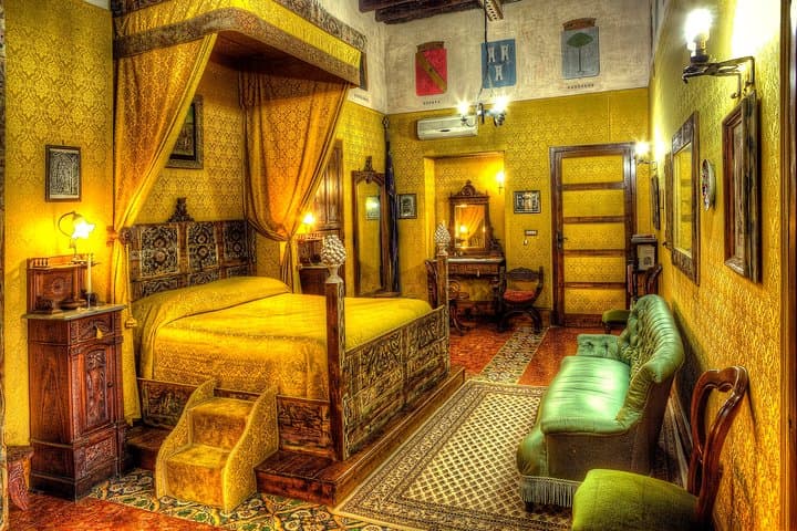 Guest room