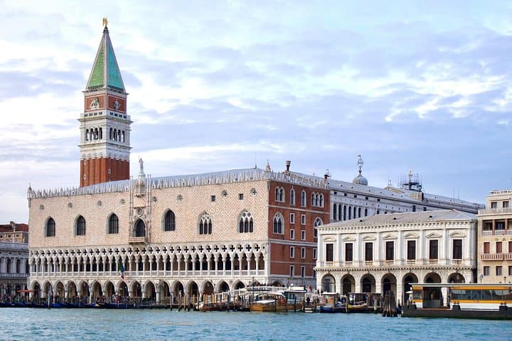 Private transfer from hotels in Venice to Venice Cruise Terminal