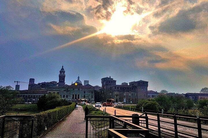 Profilo della città da Ponte S. Giorgio
