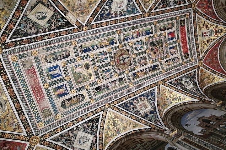 the ceiling in the Piccolomini Library, Duomo