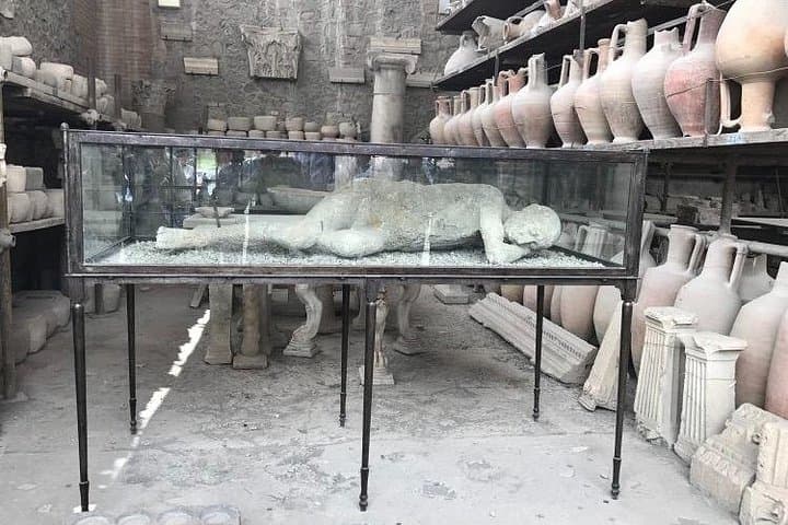 Pompeii: Guided Small Group Tour Max 6 People with Private Option