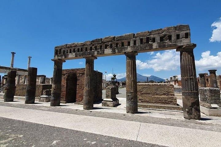 the splendour of Pompeii ruins